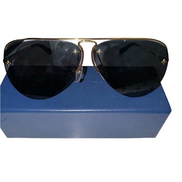 Louis Vuitton Grease Sunglasses - Picture 3 of 7
